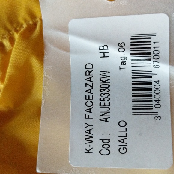 NWT Aston Martin K-WAY Faceazard Baby Coat / Wind Breaker - Picture 10 of 16